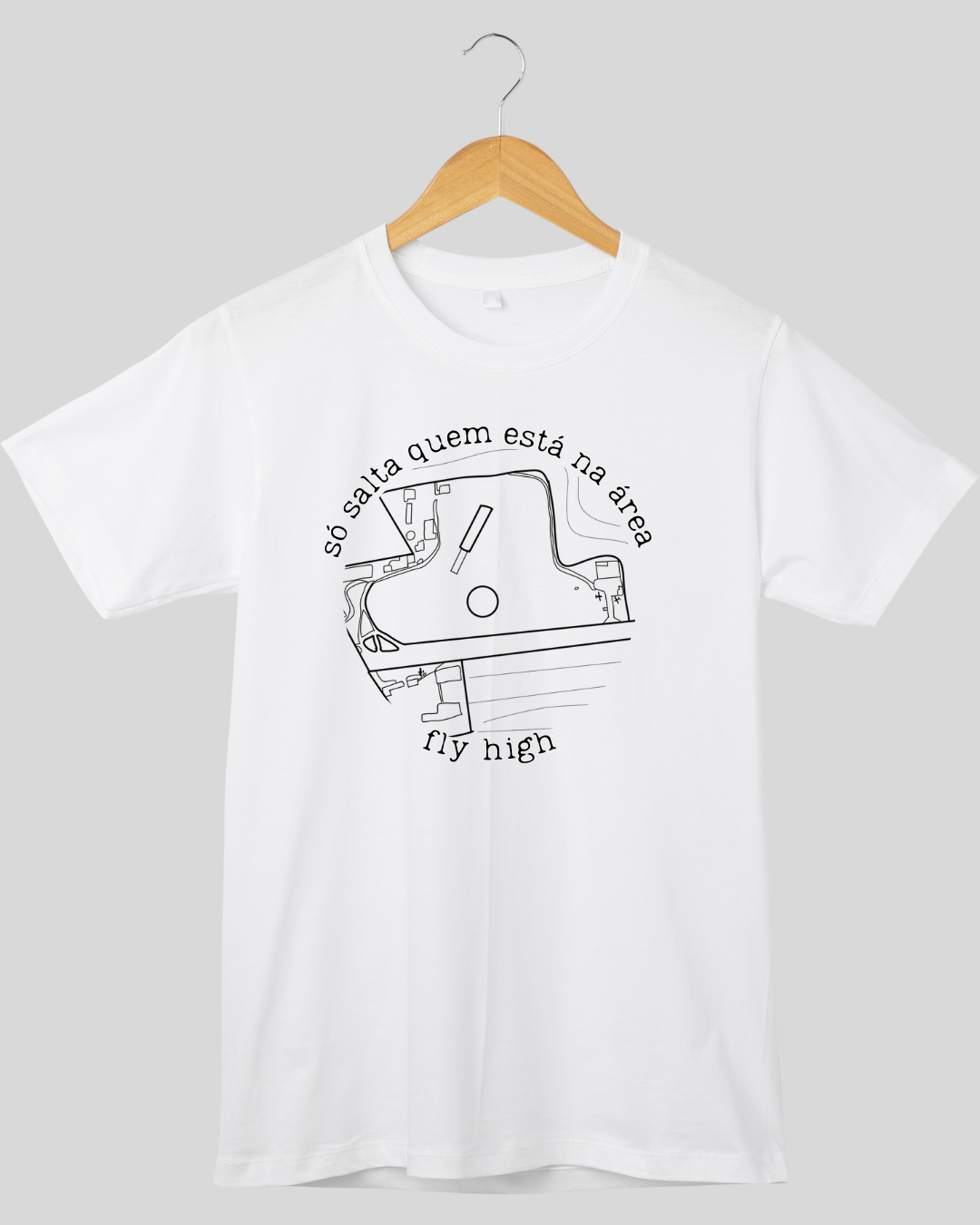 Camiseta Só salta que está na área